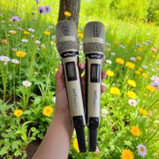 Bộ 2 Micro không dây Q02 hát Karaoke cực hay
