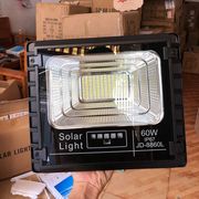 Đèn LED năng lượng mặt trời JD -8860L