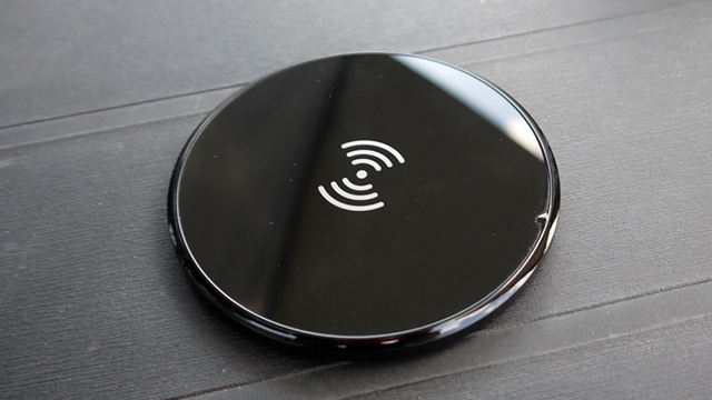Anker-wireless-charger-09-1340x754.jpg