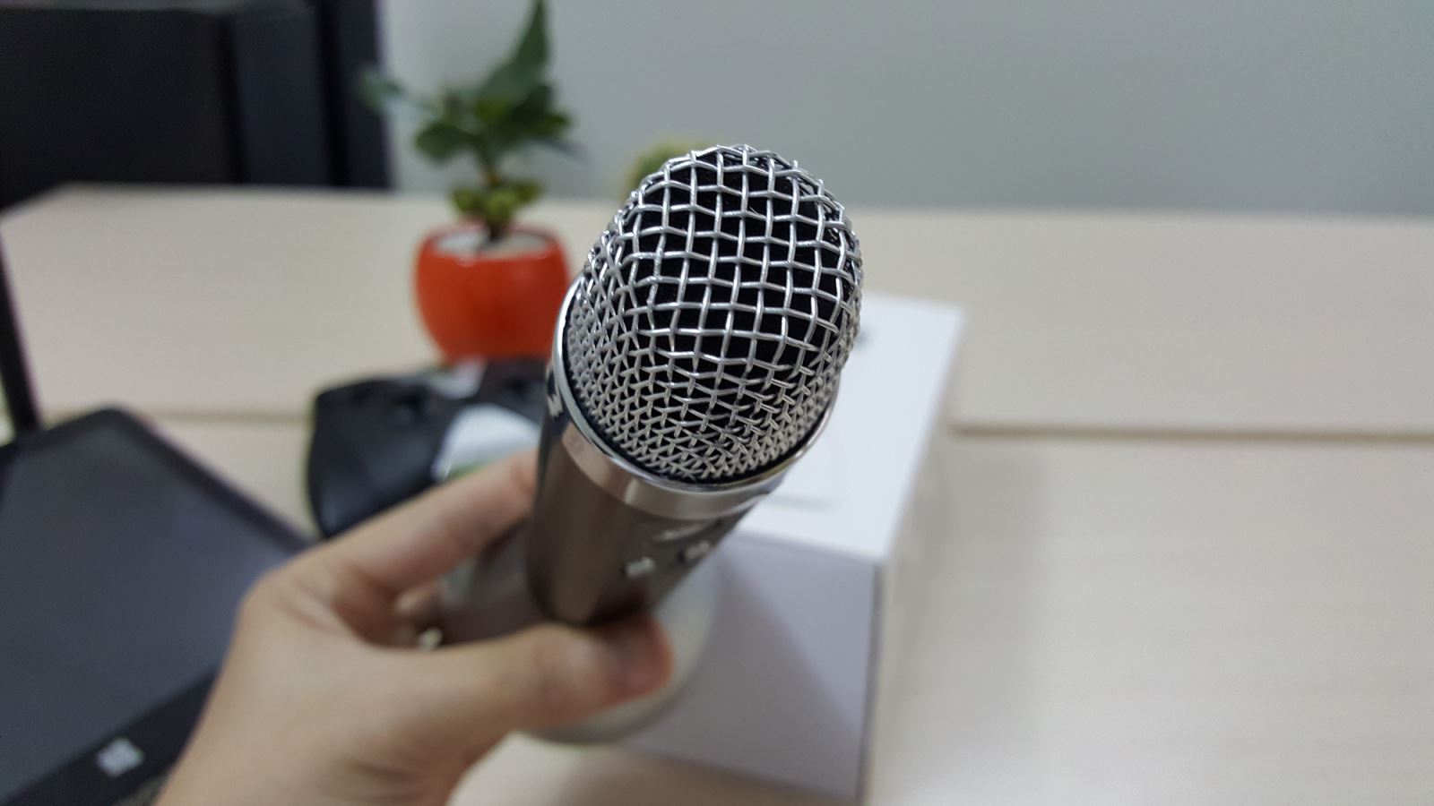 Micro kèm loa bluetooth K7