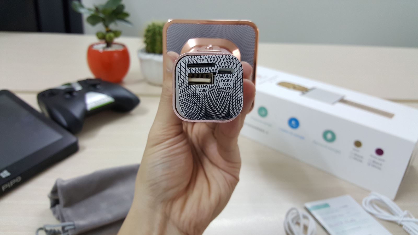 Mic Karaoke Kiêm Loa Bluetooth Magic YS10