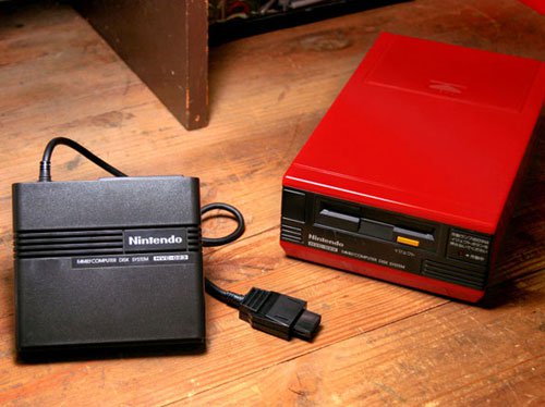 Cùng "mổ xẻ" máy trò chơi điện tử 4 nút Nintendo một thời làm mê mẩn các bạn trẻ Việt Nam.