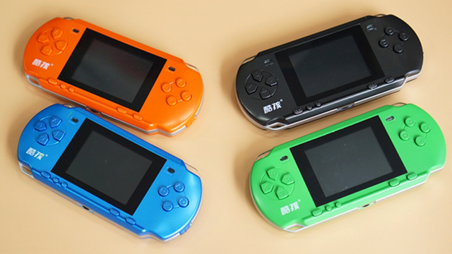 Những lưu ý cần biết khi sử dụng máy chơi game 4 nút cầm tay