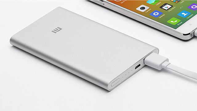 100000_pin-sac-du-phong-xiaomi-10-000-mah-2015-gen-2-slide-1020x550.jpg