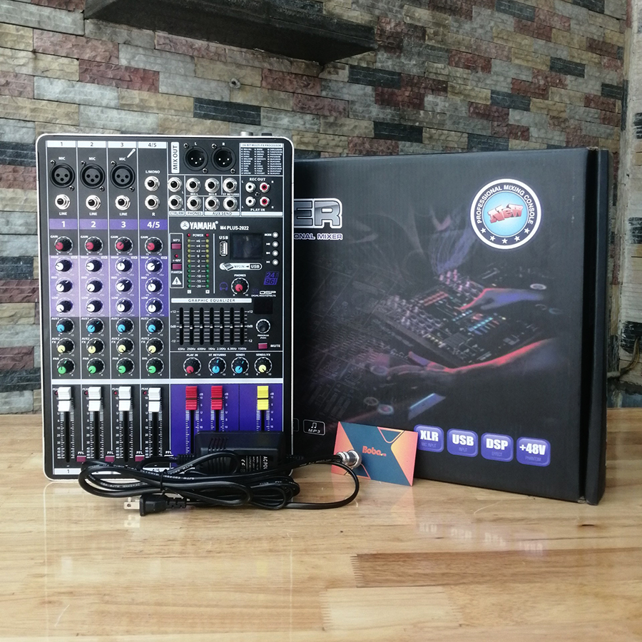 Bộ mic thu âm PC-K600 và Mixer M4 plus