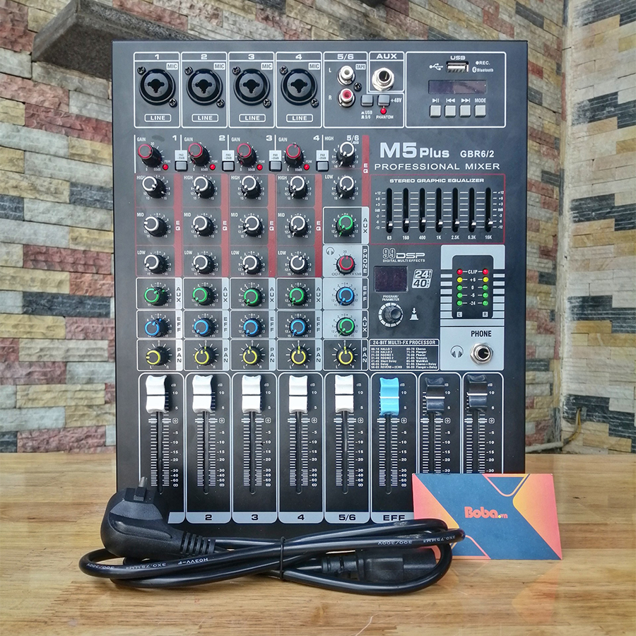 Bộ mic thu âm PC-K600 và Mixer M5 Plus