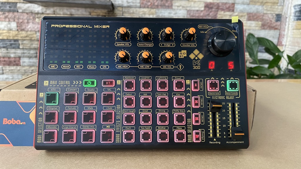 012-soundc.jpg