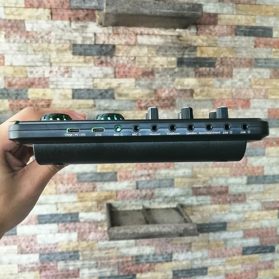 Bộ mic thu âm BM-900 và Soundcard K600 Tặng kèm Giá đỡ điện thoại và tai nghe có dây