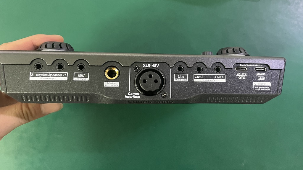 Combo mic thu âm Bm900 với Soundcard C100 kết hợp hoàn hoản tặng kèm quà hấp dẫn