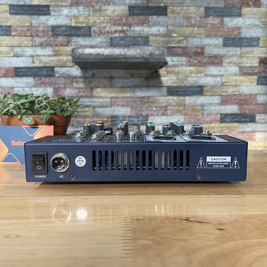 Bộ trộn âm thanh Mixer Yamaha F4-USB