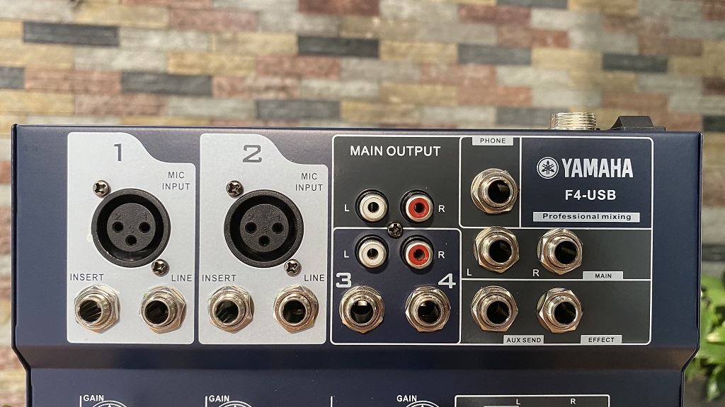 Bộ trộn âm thanh Mixer Yamaha F4USB