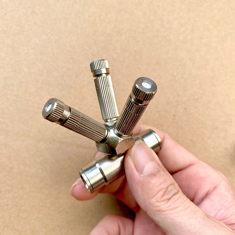 Bộ đế giữa 3 hướng kèm béc phun sương ( béc giữa  chia 3 hướng  3 béc cao áp )