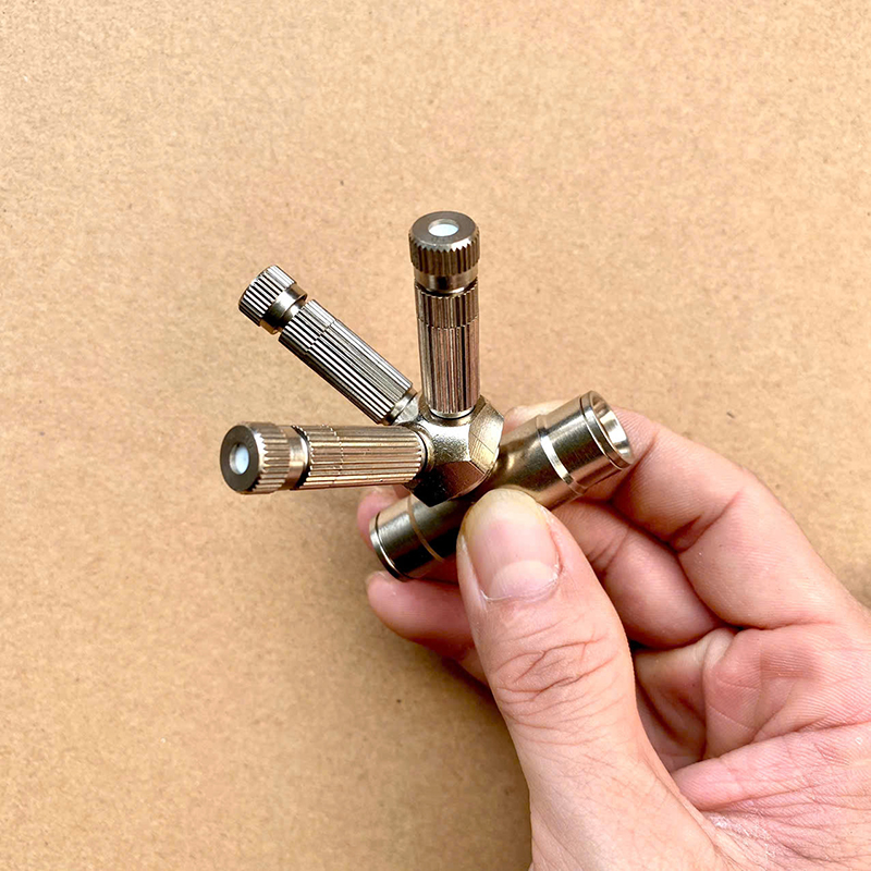 Bộ đế giữa 3 hướng kèm béc phun sương ( béc giữa  chia 3 hướng  3 béc cao áp )