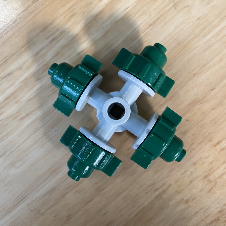 Béc phun sương 4 hướng chuyên tưới lan