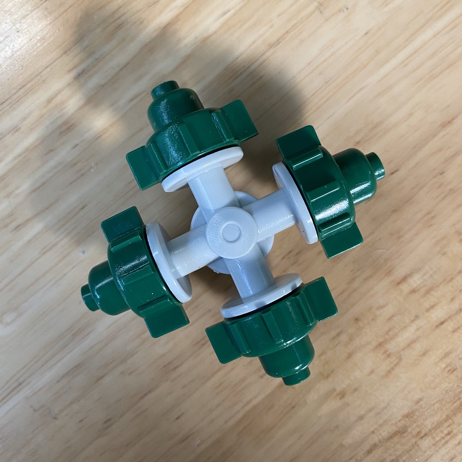 Béc phun sương 4 hướng chuyên tưới lan