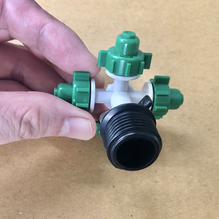 Béc nhựa 4 hướng kèm ren nối ống 21mm