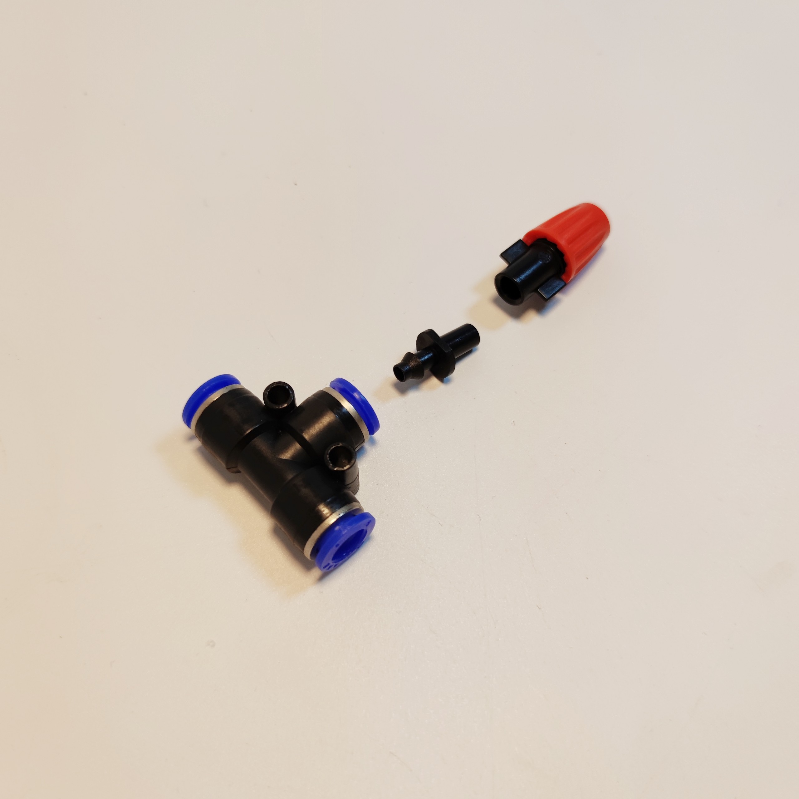 Bộ béc phun nhựa 1 hướng kèm đế T