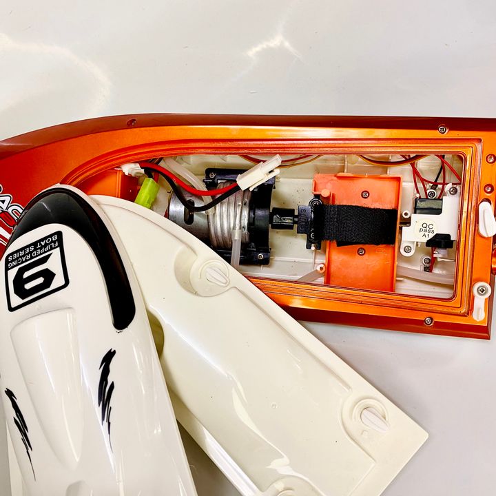 Tàu điều khiển từ xa FT009