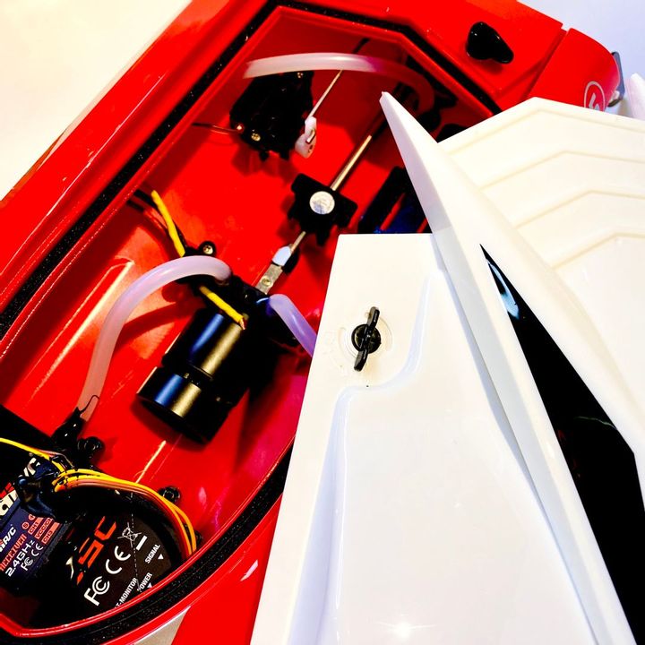 Tàu điều khiển từ xa tốc độ cao UDI903