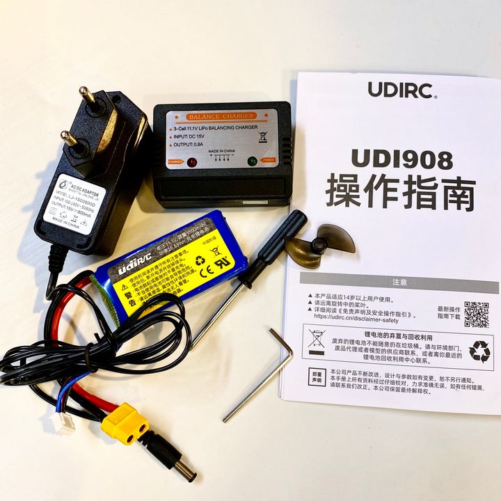 Tàu điều khiển từ xa tốc độ cao UDI908