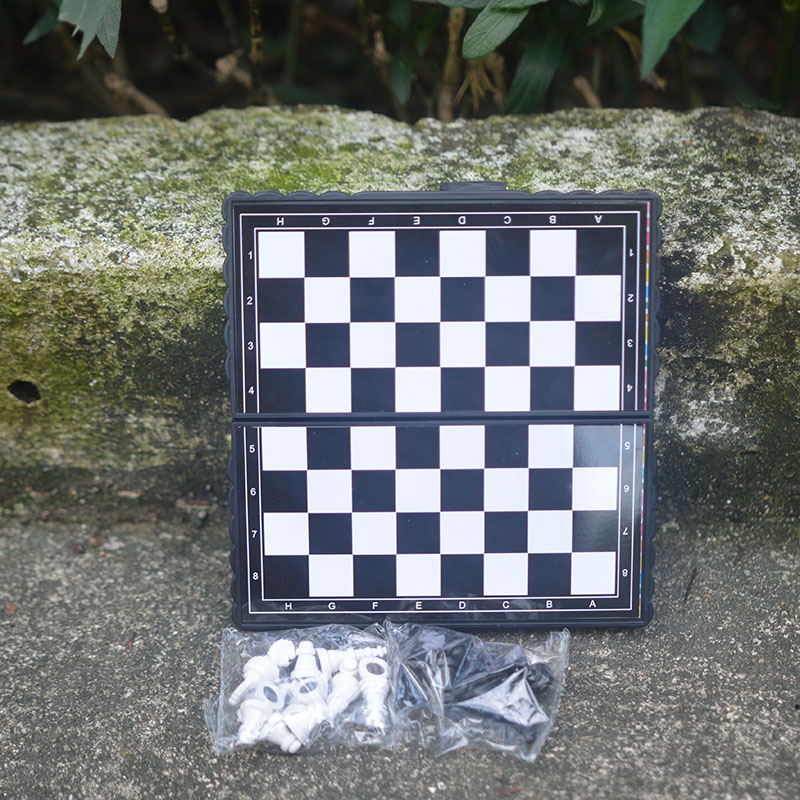 Bàn cờ vua nam châm