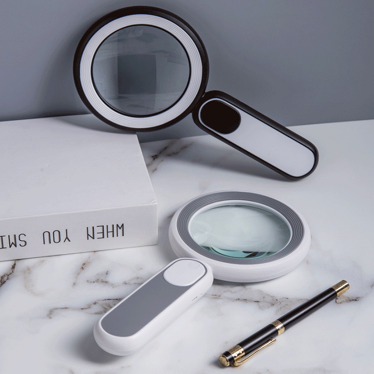 Kính lúp cầm tay B21 đường kính 90mm cao cấp pin sạc