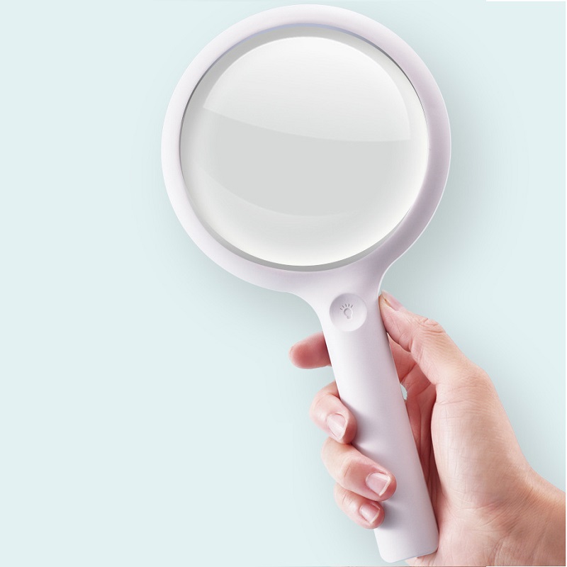 kính lúp phóng đại 30 lần đường kính 125mm sạc pin dành cho người già