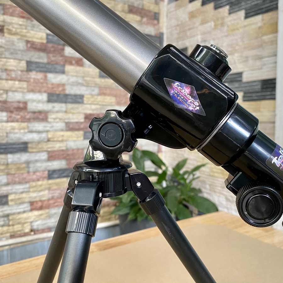 Kính thiên văn học khúc xạ - Món quà ý nghĩa cho bé