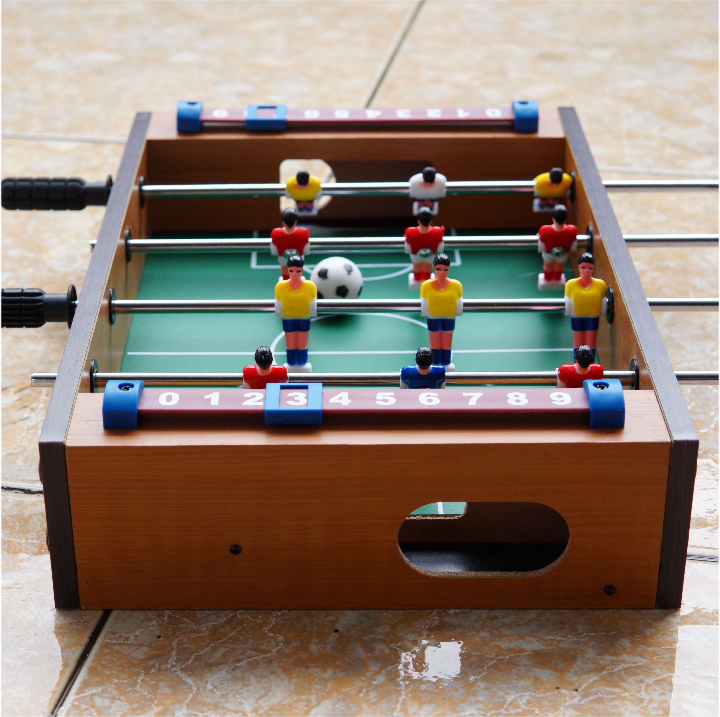 Đồ chơi bàn bi lắc bóng đá bằng gỗ cho bé N1 4 tay