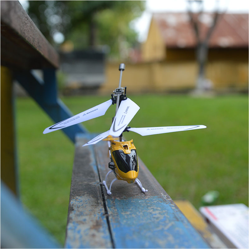 Máy bay điều khiển từ xa SYMA W25