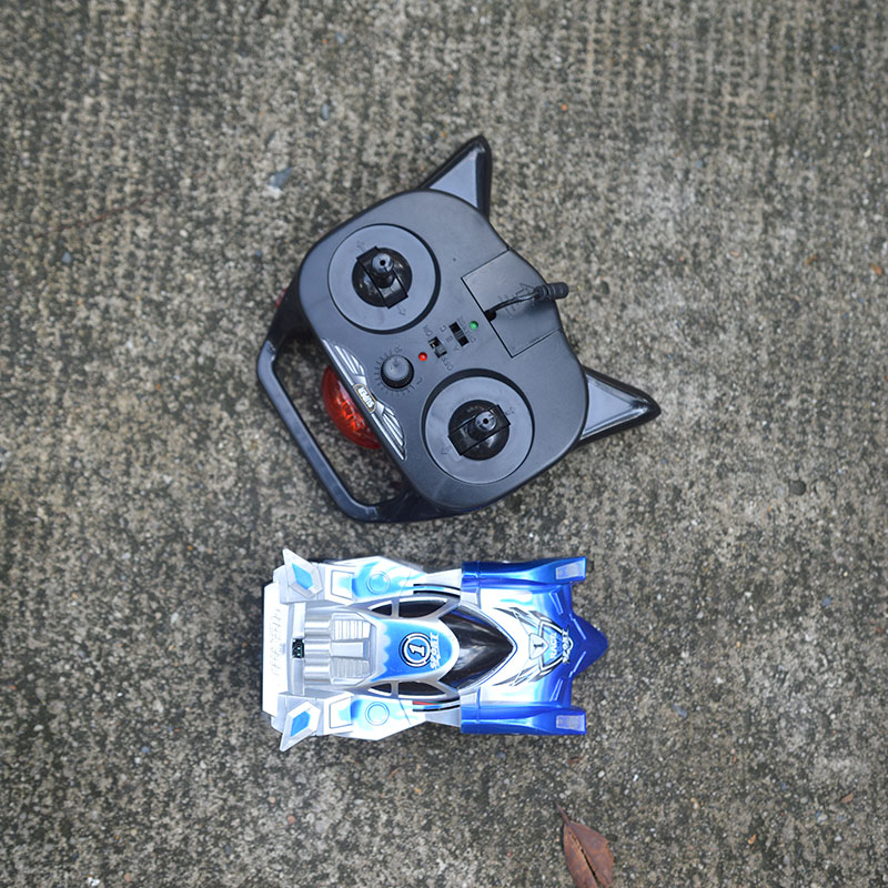 Siêu xe leo tường F1 