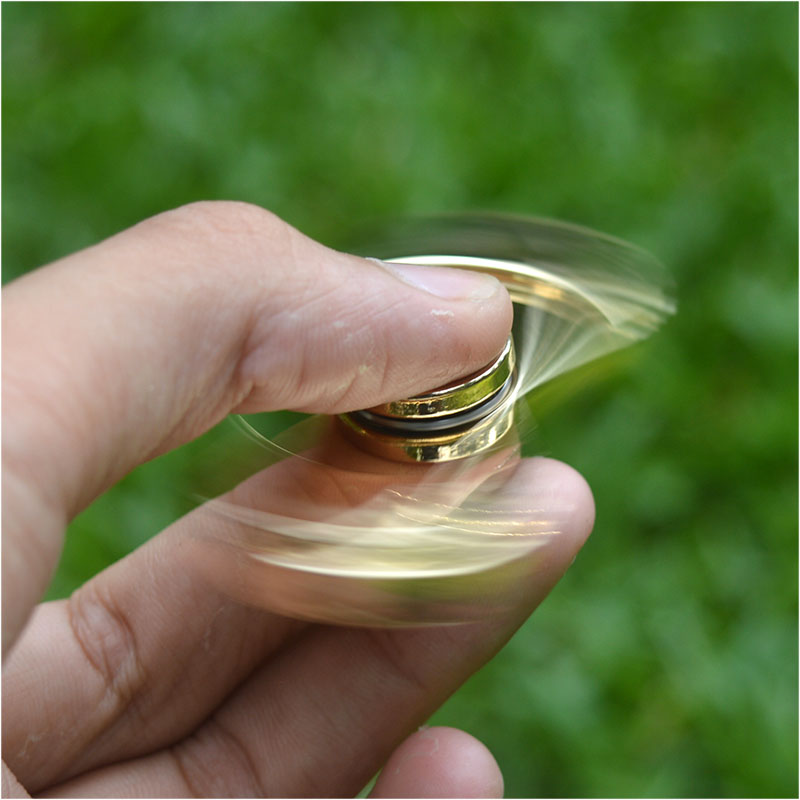 Con quay spinner 2 cánh đồng