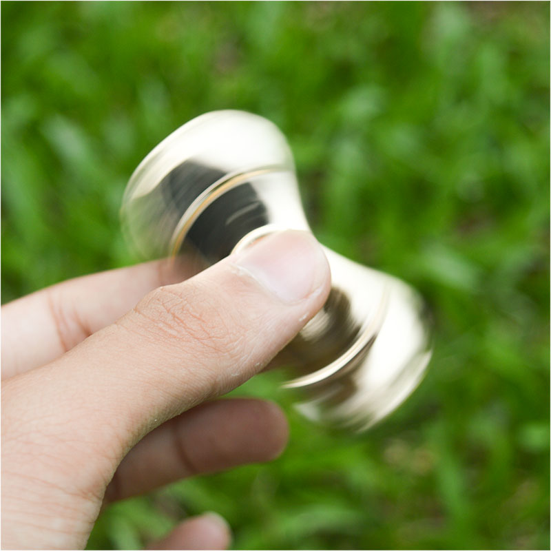 Con quay spinner 2 cánh đồng