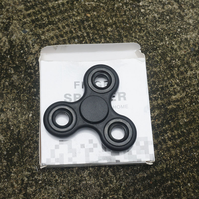 Con quay 3 cánh Fidget Spinner