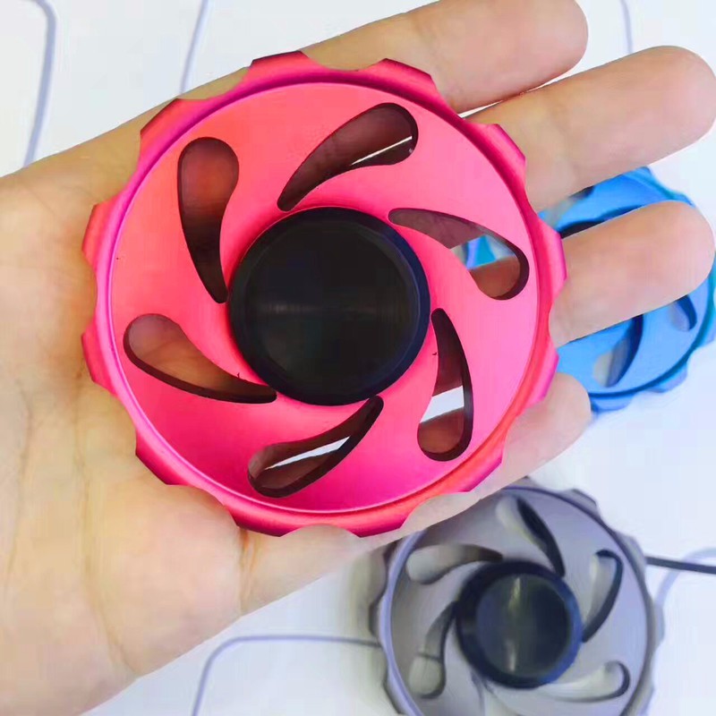 Con quay spinner 3 cánh bánh răng