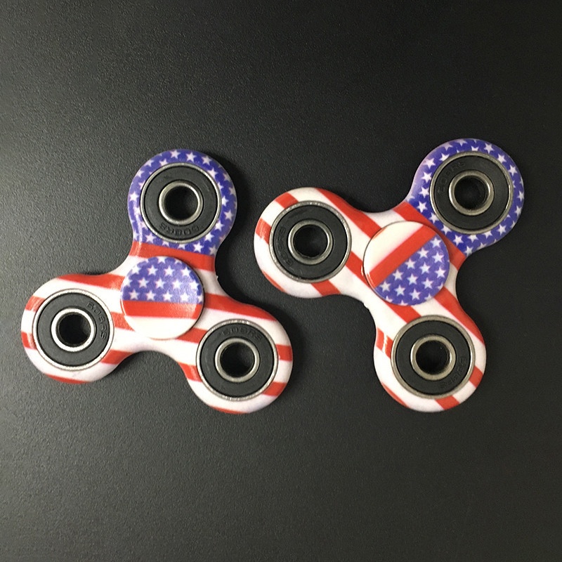 Con quay spinner 3 cánh hoa văn