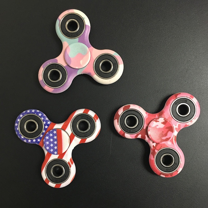 Con quay spinner 3 cánh hoa văn