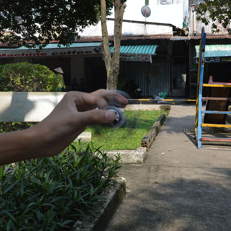 Con quay spinner 3 cánh hoa văn