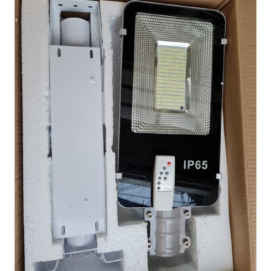 Đèn mặt trời cao cấp DSY pin dời 400w