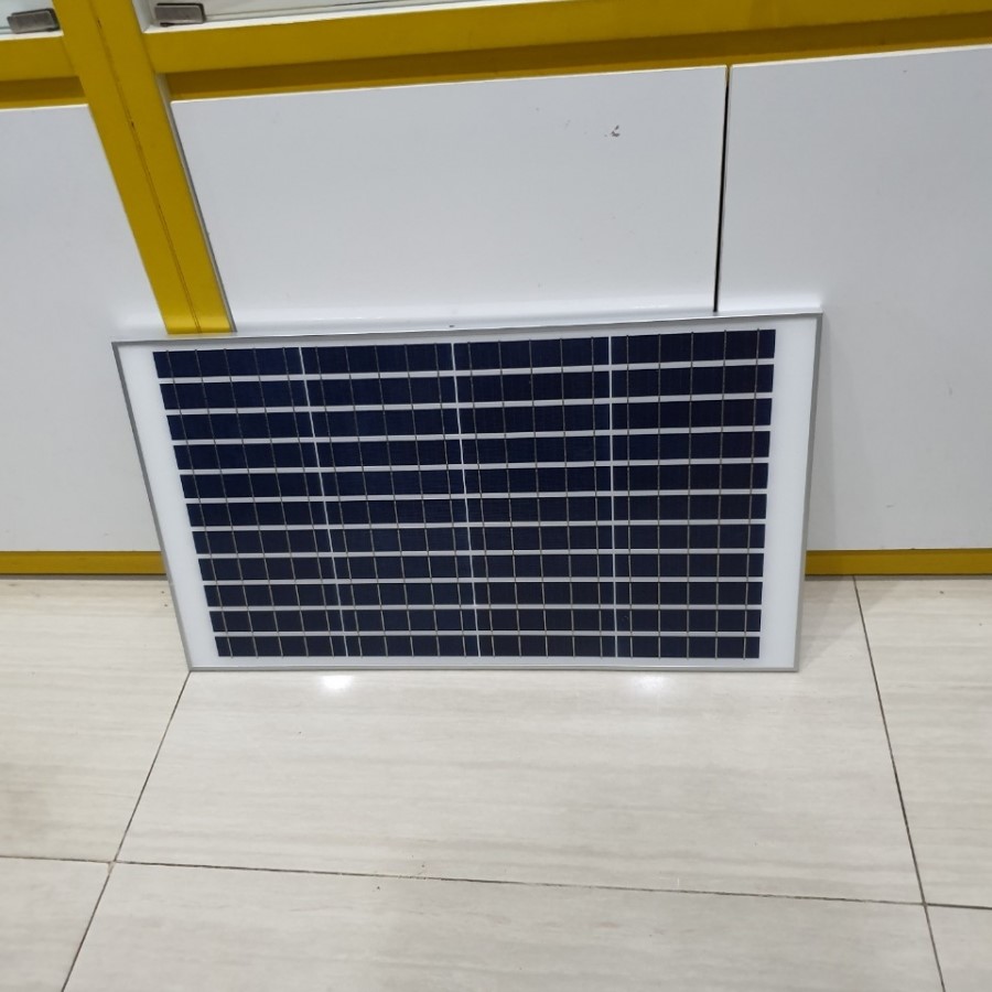 Đèn năng lượng mặt trời cao cấp JD-8300L 300W