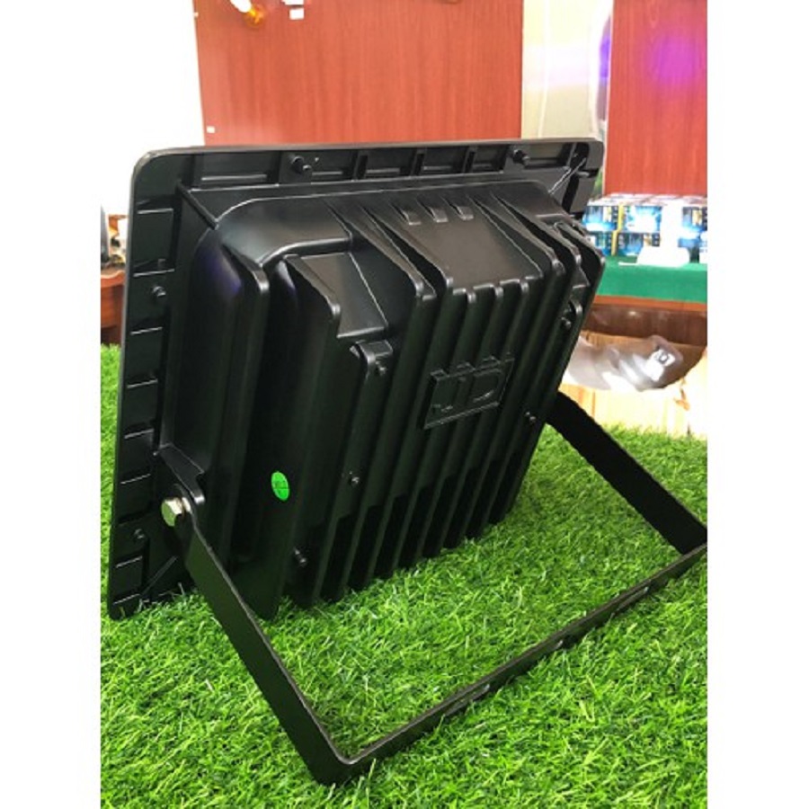 Đèn năng lượng mặt trời cao cấp JIDIAN JD-8800L