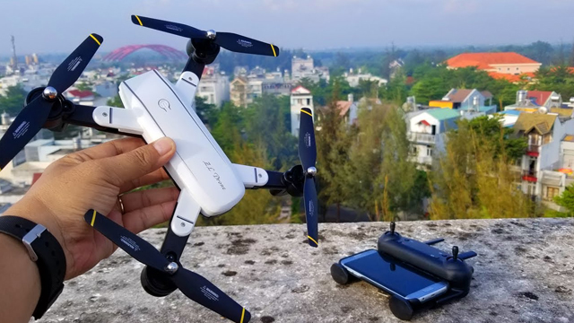 flycamgiar.jpg