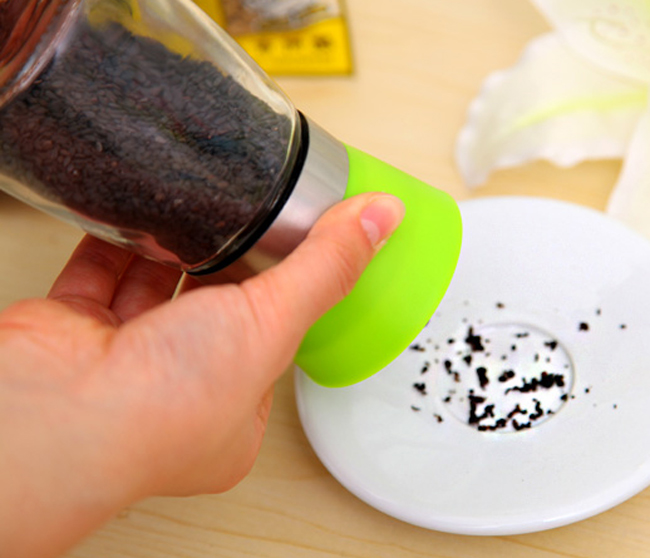 Dụng cụ đựng và xay tiêu cầm tay đa năng TT6606