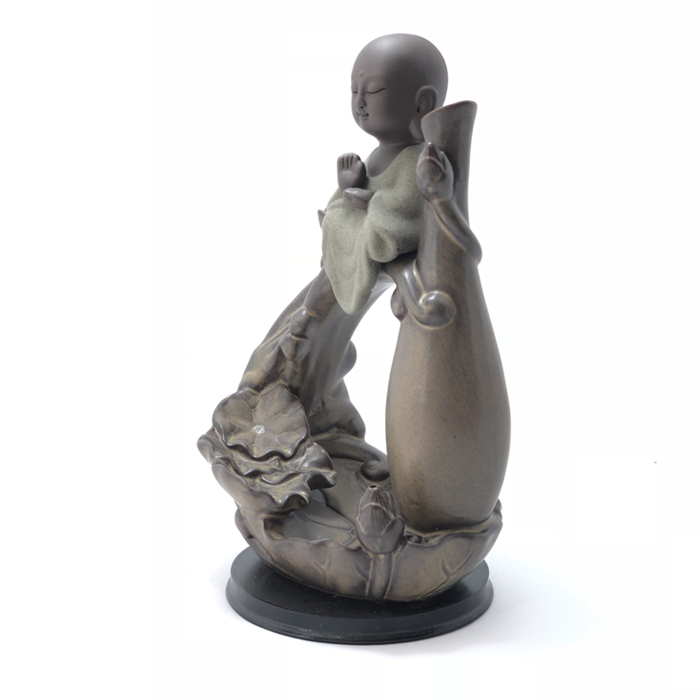 Thác khói trầm hương phật ngồi trên sóng