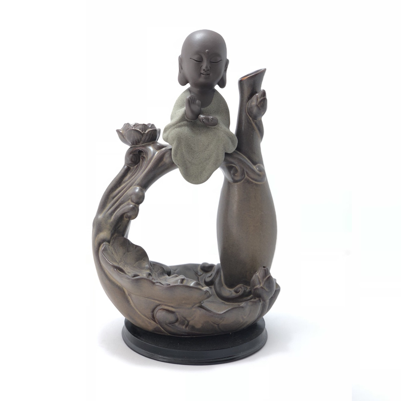 Thác khói trầm hương phật ngồi trên sóng