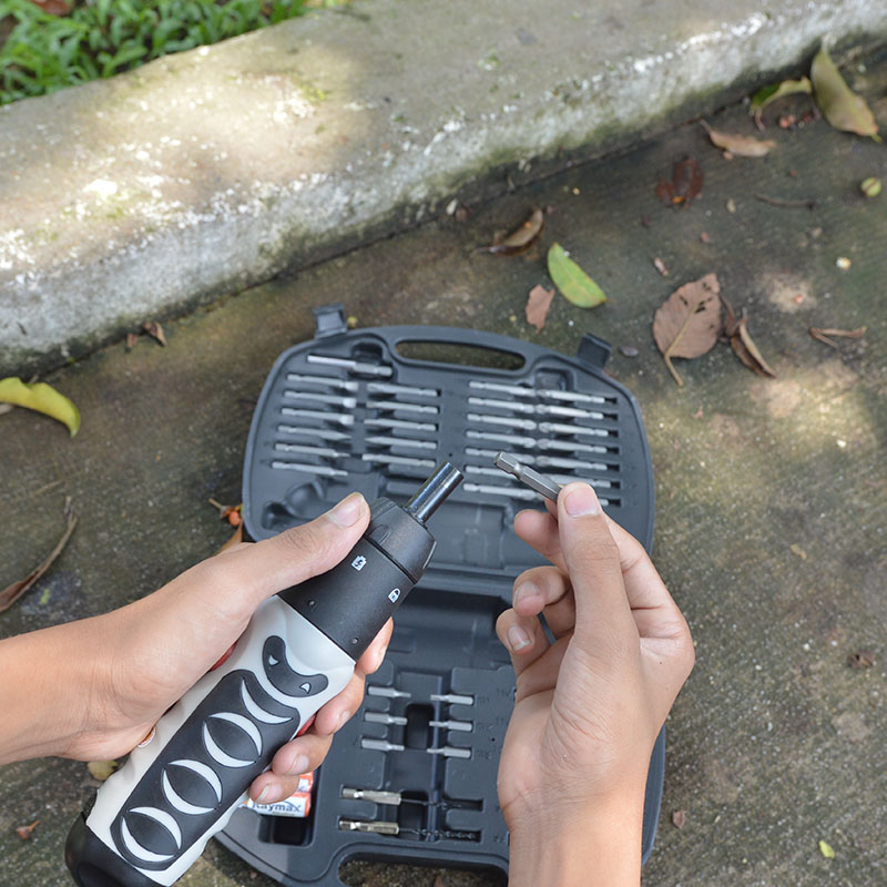 Bộ máy khoan và vặn ốc vít kèm 45 chi tiết JST-12B