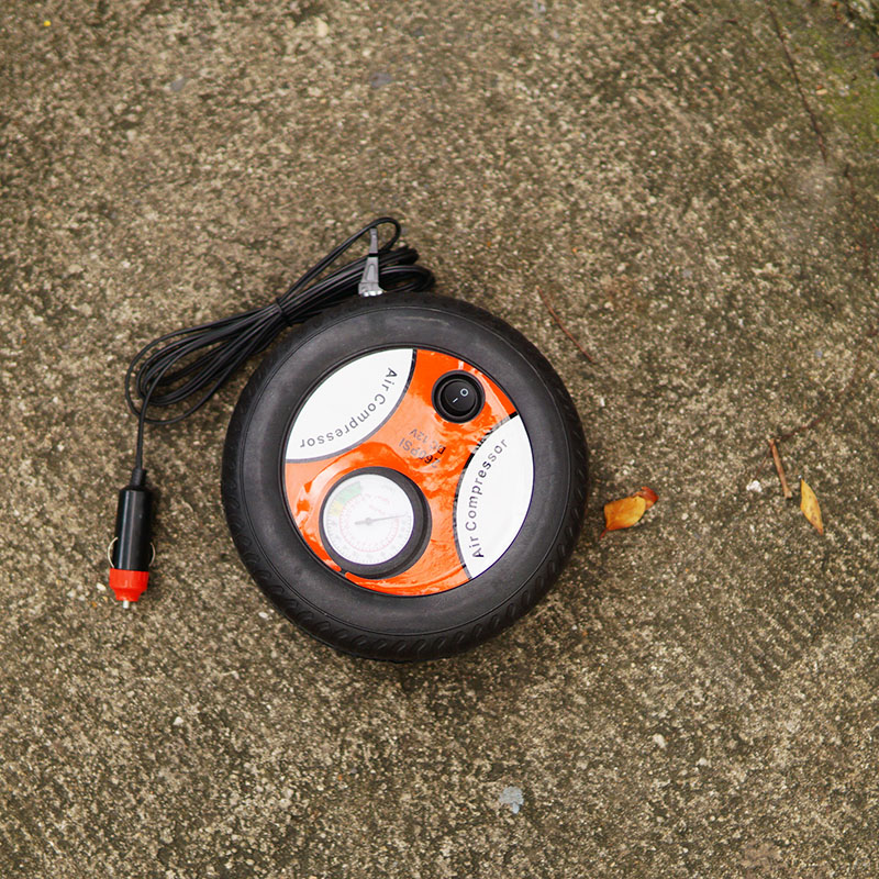 Máy Bơm xe ô tô 12V Mini Air Compressor - Sạc điện tẩu mồi thuốc