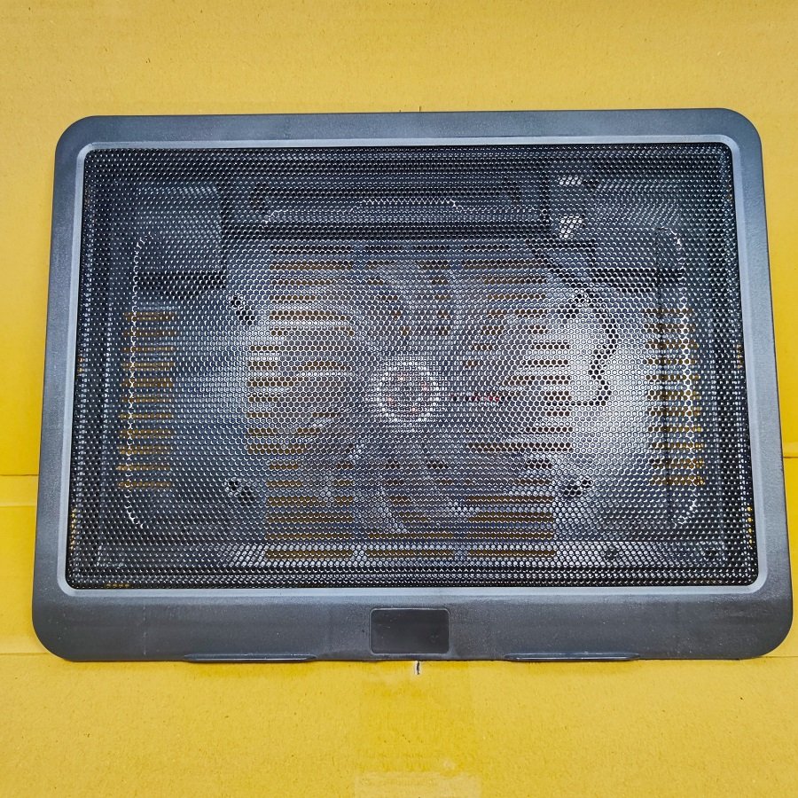 Đế tản nhiệt cho Laptop Cooler N19 - Một quạt lớn có kết nối USB