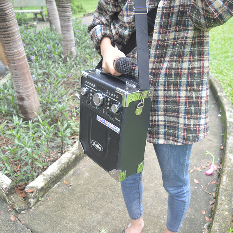 Loa karaoke xách tay di động Daile S8 - Tặng mic không dây