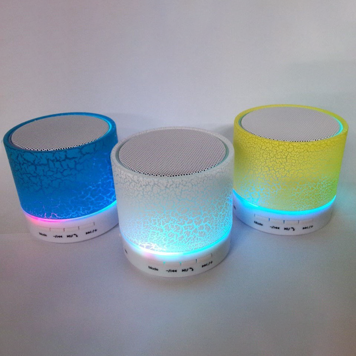 Loa Bluetooth S10 giá hủy diệt - Đèn led 7 màu ấn tượng